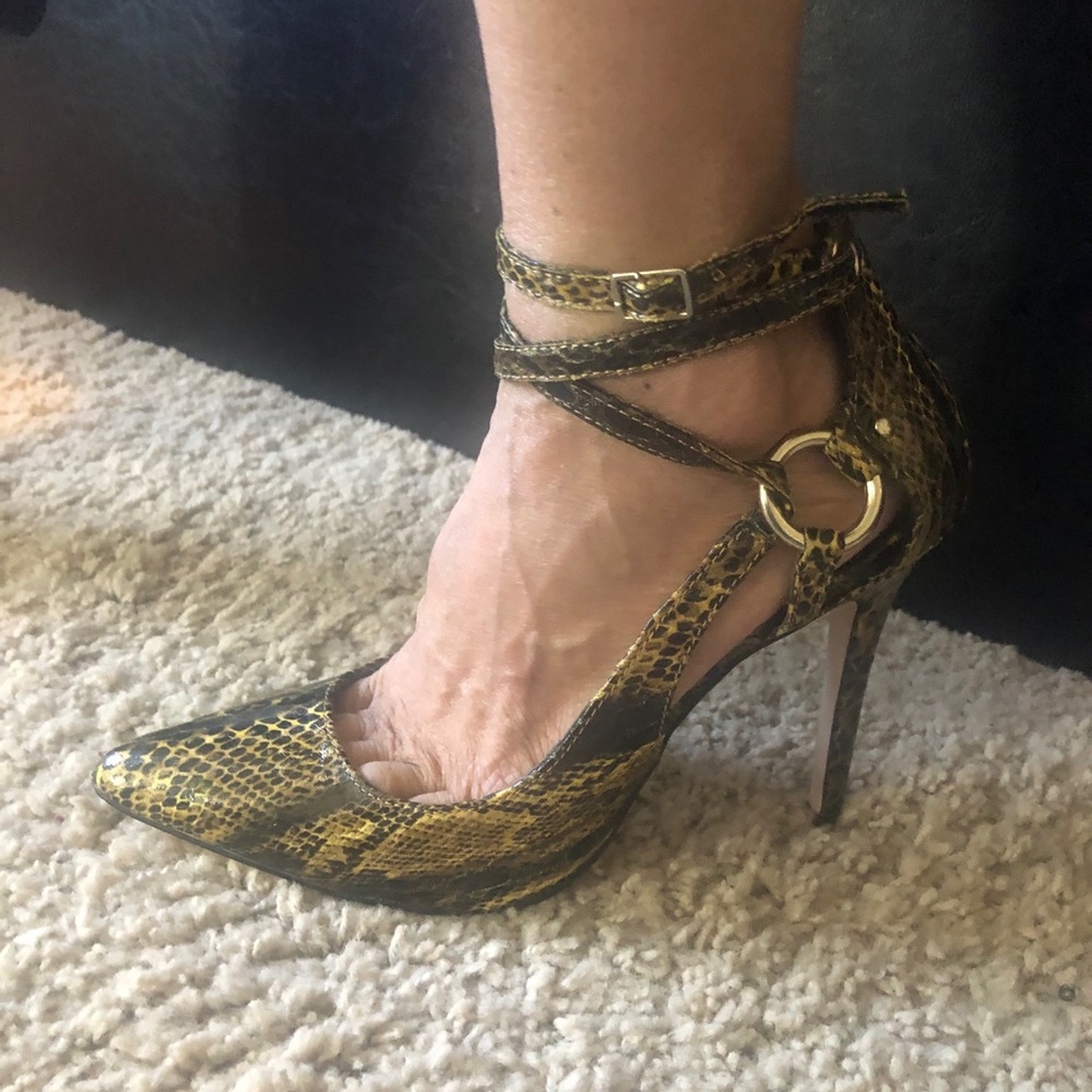 Close toe heels